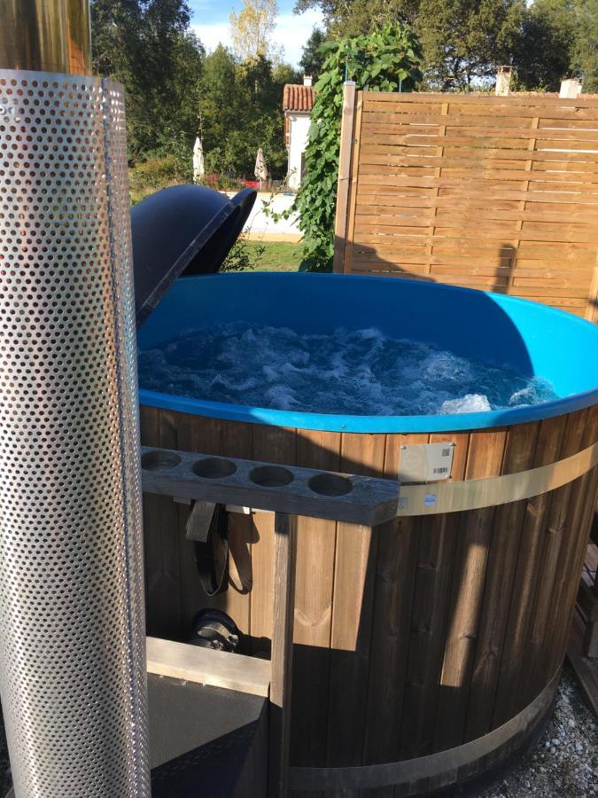 Maison Perigord Vert Piscine Et Spa La Roche-Chalais Экстерьер фото