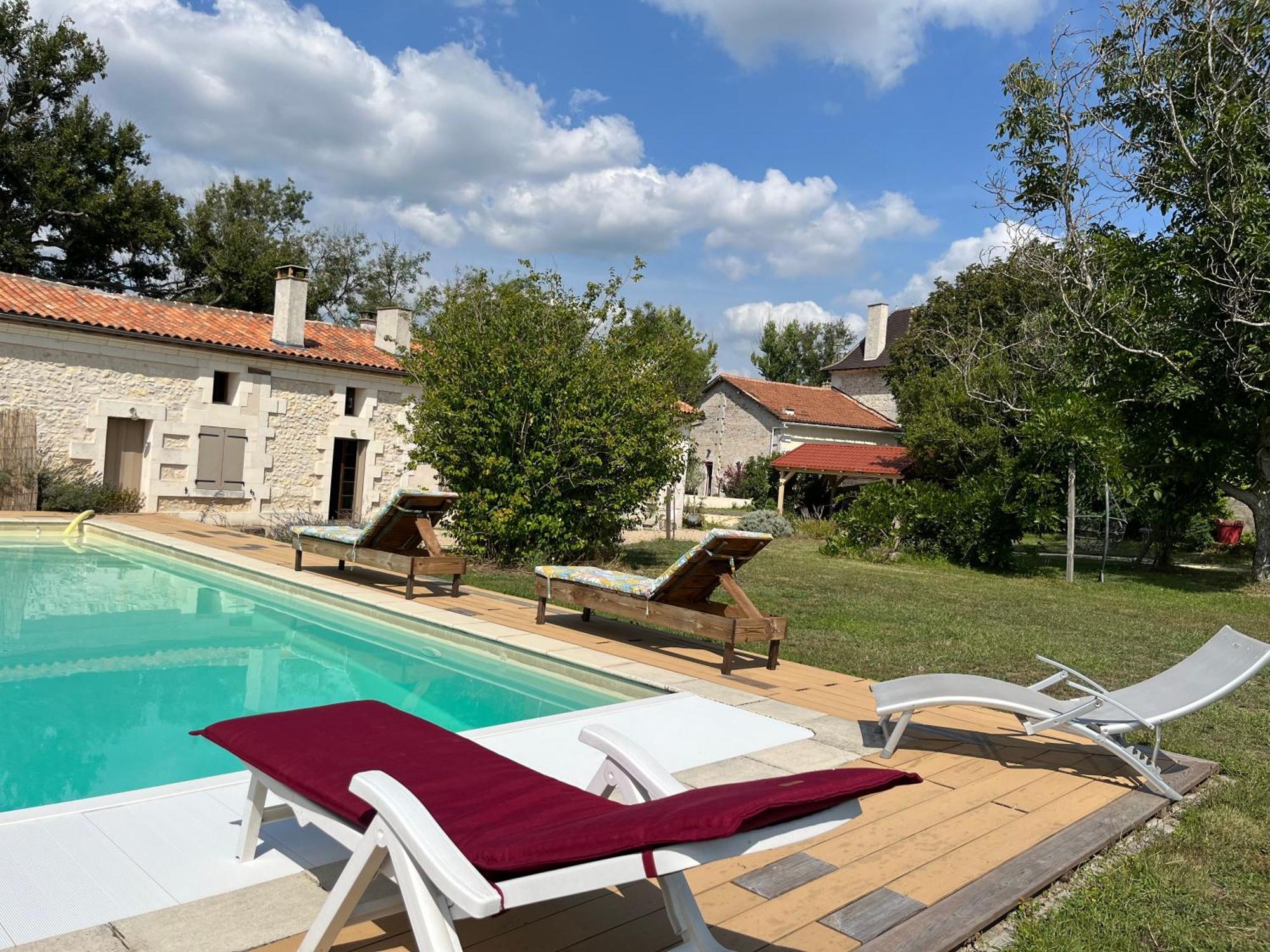 Maison Perigord Vert Piscine Et Spa La Roche-Chalais Экстерьер фото